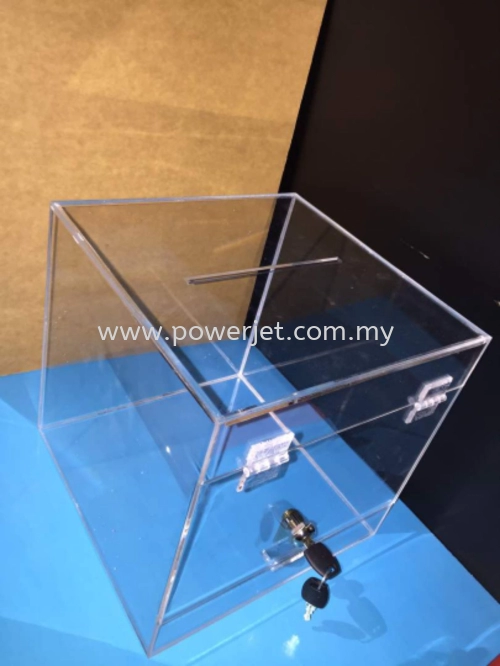 Clear acrylic box 