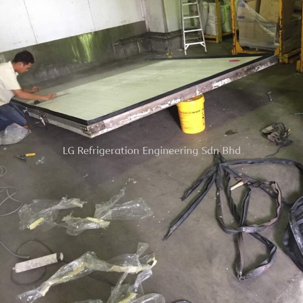 Exchange Door Gasket Cold Room Repair Work Kuala Lumpur (KL), Malaysia, Selangor, Damansara Service, Supplier, Supply, Installation | LG Refrigeration Engineering Sdn Bhd