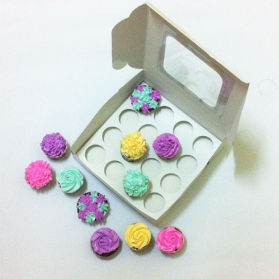 Cupcake Folding Box 16 Holes