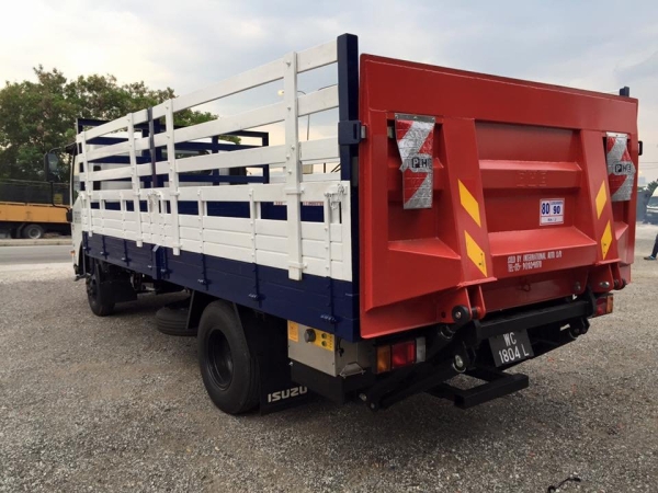 Tail Lift Truck Body Malaysia, Selangor, Kuala Lumpur (KL), Seri Kembangan Supplier, Suppliers, Supply, Supplies | EW TRUCK BODY SPECIALIST