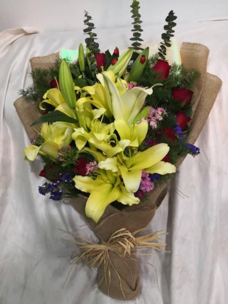 Lily and Rose Bouquet (HB-1032) Lily & Rose Hand Bouquet Kuala Lumpur (KL), Selangor, Malaysia Supplier, Suppliers, Supply, Supplies | Shirley Florist