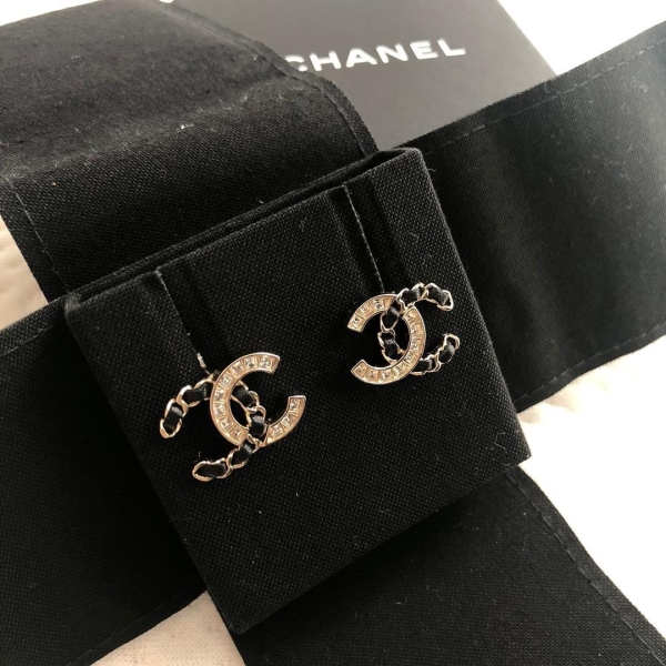 (SOLD) Brand New Chanel Earring with Crystal Chanel Kuala Lumpur (KL), Selangor, Malaysia. Supplier, Retailer, Supplies, Supply | BSG Infinity (M) Sdn Bhd