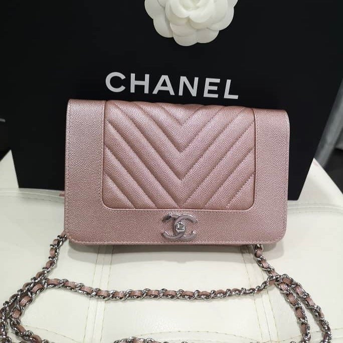 SOLD) Brand New Chanel Wallet On Chain Iridescent Pink Caviar with