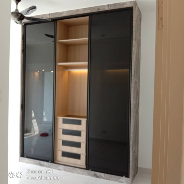 BUILT-IN WARDROBE  Aluminium Sliding Anti-Jump Wardrobe Malaysia, Selangor, Kuala Lumpur (KL), Seri Kembangan Supplier, Suppliers, Supply, Supplies | Seven Interior Design Sdn Bhd