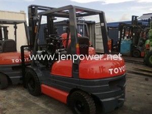 FORKLIFT TOYOTA 6FD30