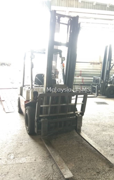 3.0 ton Nissan Forklift 3.0 ton Diesel Nissan Forklift - Used  On Sales Malaysia, Selangor, Kuala Lumpur (KL), Batu Caves Supplier, Rental, Supply, Supplies | Twin Star Machinery Services