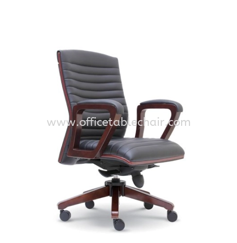 STONOR DIRECTOR LOW BACK LEATHER CHAIR WITH RUBBER-WOOD WOODEN BASE