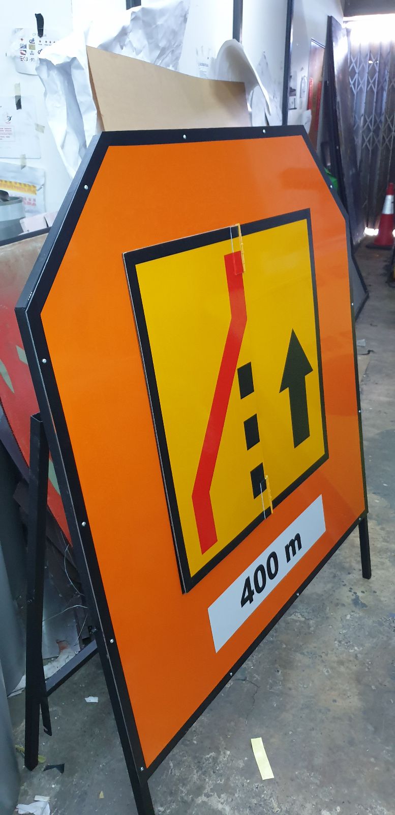 temp road sign