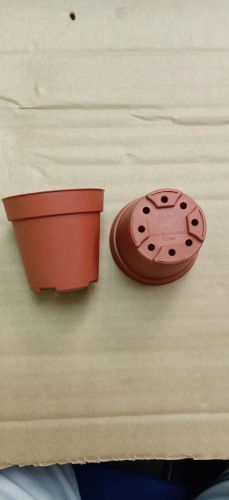 LS3-85  Plastic Flower Pot (Terra Cotta)