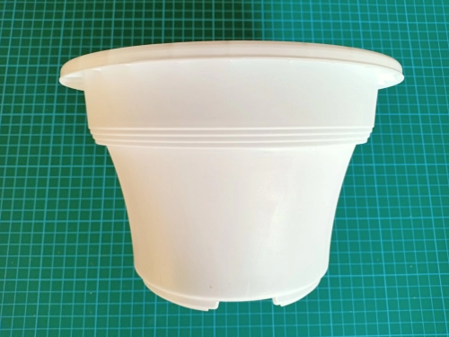 LS8-220 Plastic Flower Pot (White)