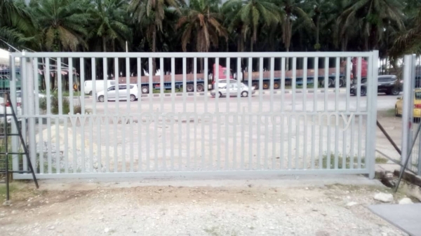 MMG025 Metal Main Gate (Grill) Johor Bahru (JB) Design, Supplier, Supply | OTS Metal Works