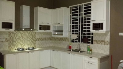 KITCHEN CABINET 