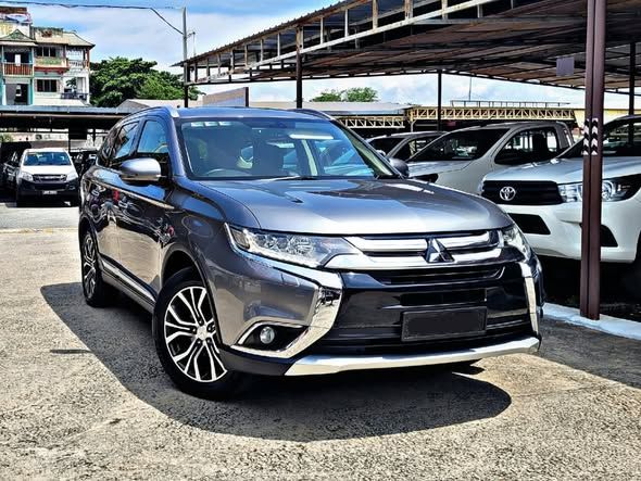 2017 MITSUBISHI OUTLANDER 2.4 TIP TOP LOW MILEAGE