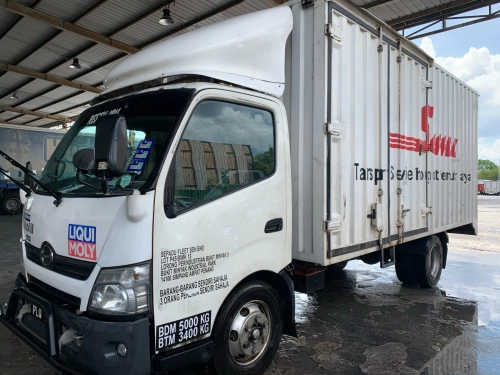 ISUZU NPR66UPH