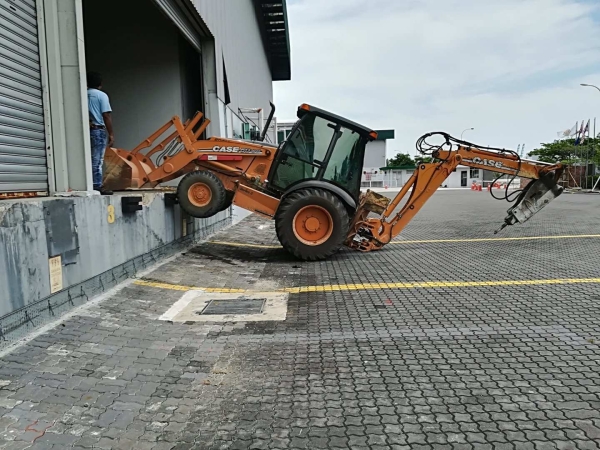 Backhoe Loader With Hydraulic Breaker Backhoe Loader With Hydraulic Breaker Rental Johor Bahru (JB), Malaysia, Johor Service, Supplier, Supply, Supplies | Sunway Earthworks Engineering