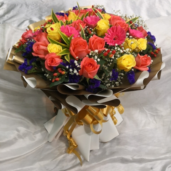 Rose mixed with Daisy bouquet HB1069 floristkl Mixed Flower Hand Bouquet Kuala Lumpur (KL), Selangor, Malaysia Supplier, Suppliers, Supply, Supplies | Shirley Florist