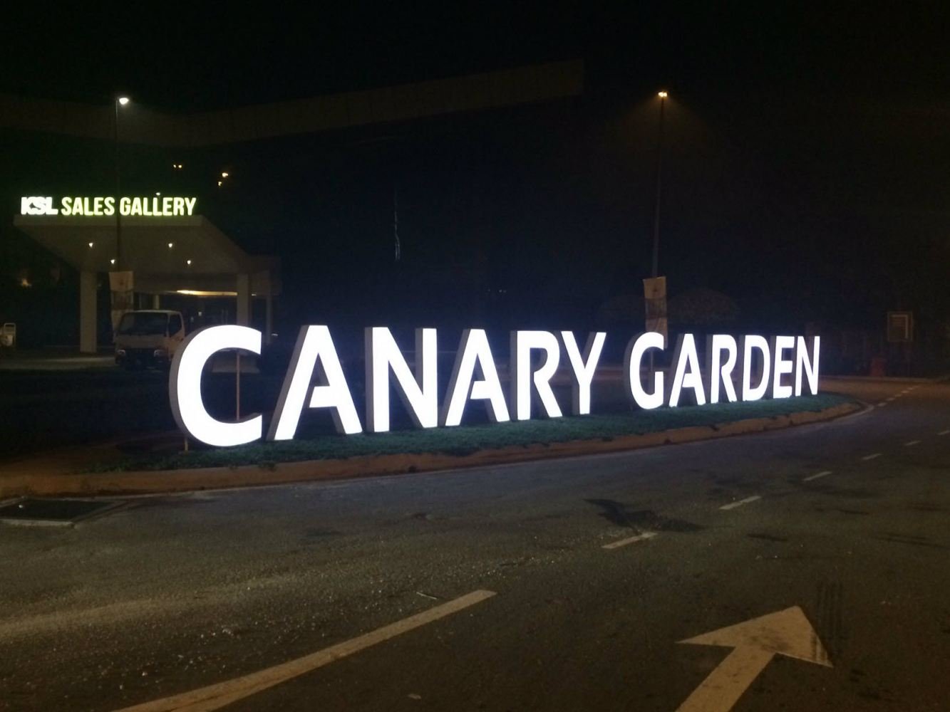 canary garden- 3d box up lettering + LED conceal (Frontlit)