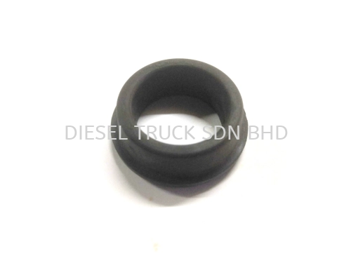 CABIN TILT CYLINDER BUSH (BOTTOM) RUBBER 1357381