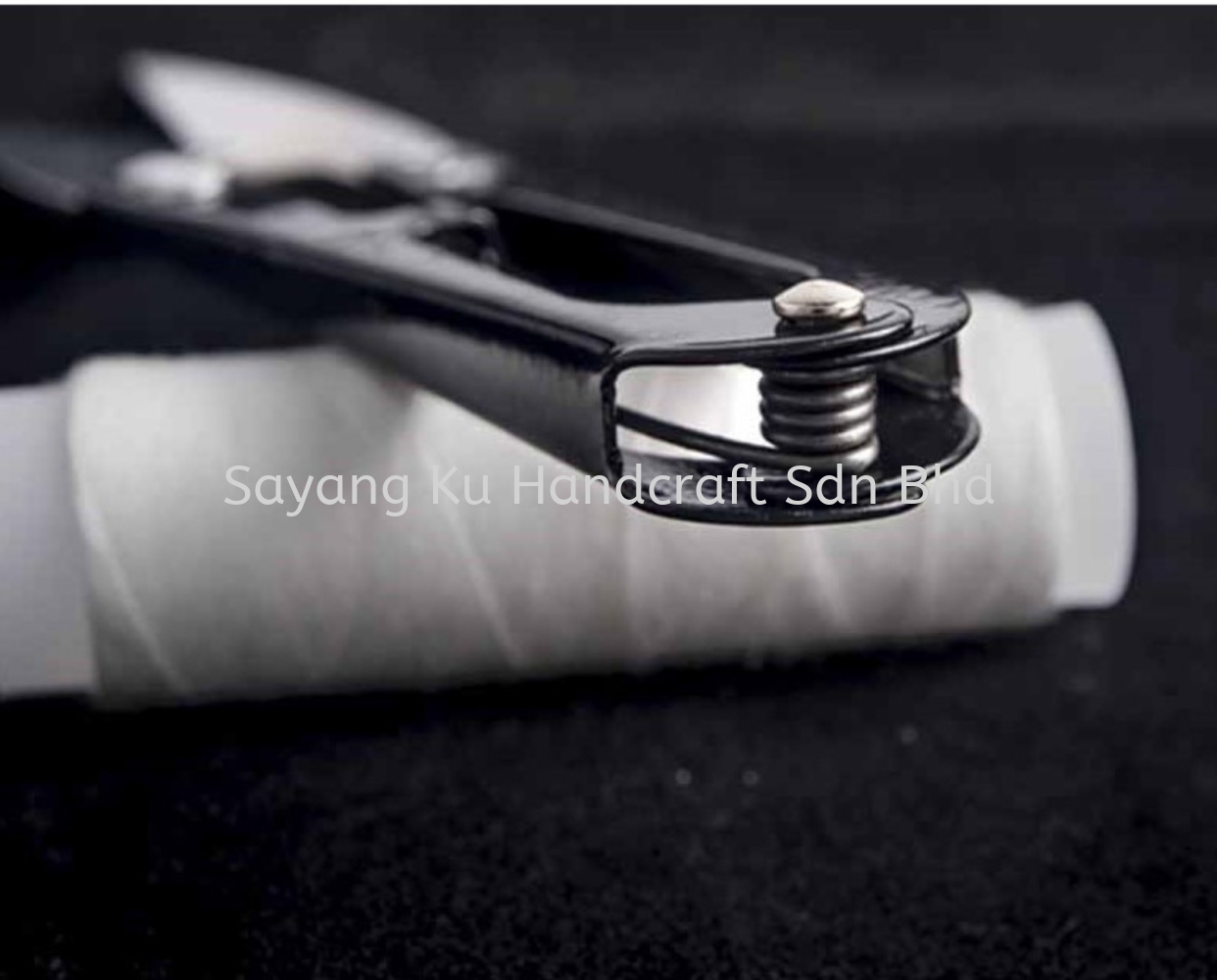 (2 Size)Sewing scissors Thread cutter / Gunting benang (Random Color)