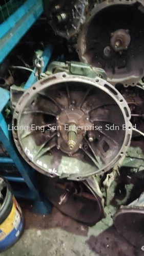 USED IMPORT GEARBOX HINO WU720R