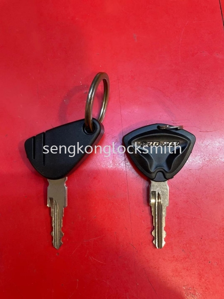 Duplicate Motor key with Chip Motor Key Selangor, Malaysia, Kuala Lumpur (KL), Puchong Supplier, Suppliers, Supply, Supplies | Seng Kong Locksmith Enterprise