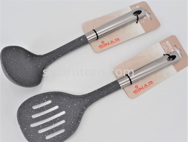 M4103 SLOTTED NYLON SKIMMER W/STAINLESS STEEL HANDLE Strainer Kitchen Tools Sinar Kedah, Malaysia, Lunas Supplier, Suppliers, Supply, Supplies | TH Sinar Utara Trading