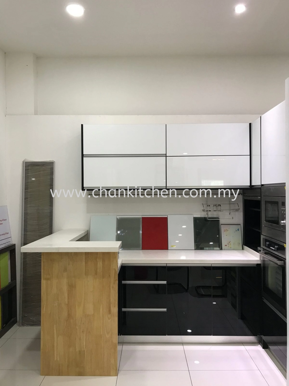 CHAN KITCHEN FURNITURE SHOWROOM’S INTERIOR