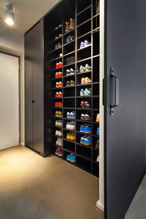 SHOE CABINET