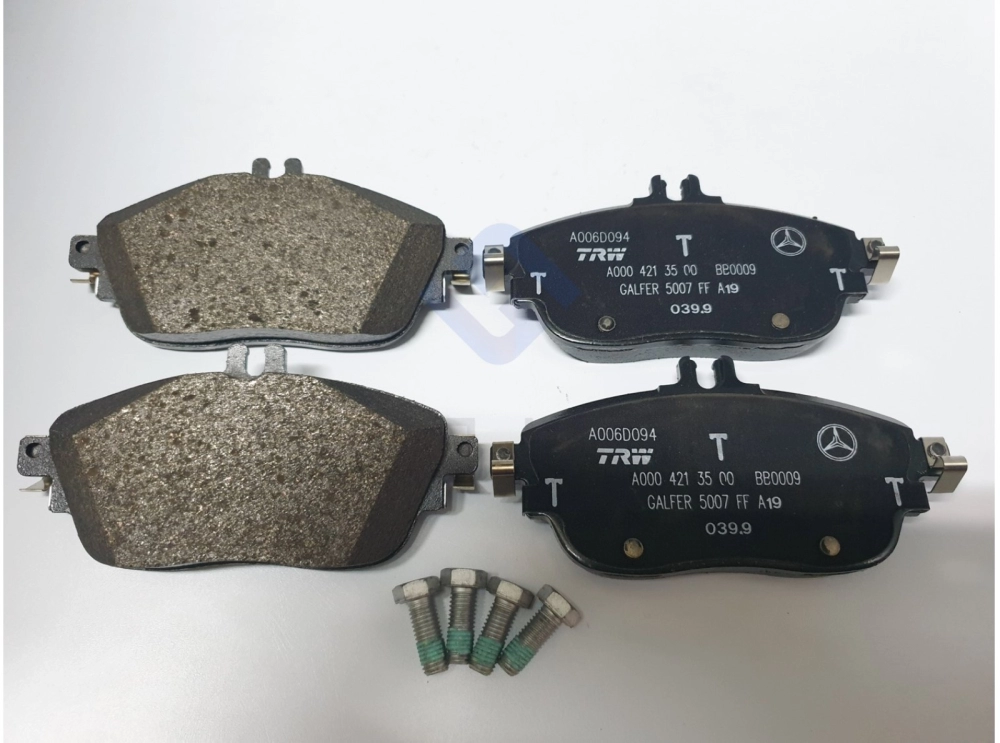 Mercedes-Benz W176 A180/ 200/ 250/ AMG A45, W246 B180/ 200, C117 CLA180/ 200/ 250/ AMG45 & X156 GLA180/ 200/ 250 - Front Brake Pad Set (Original MB) 