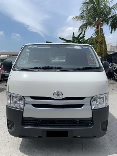 TOYOTA HIACE