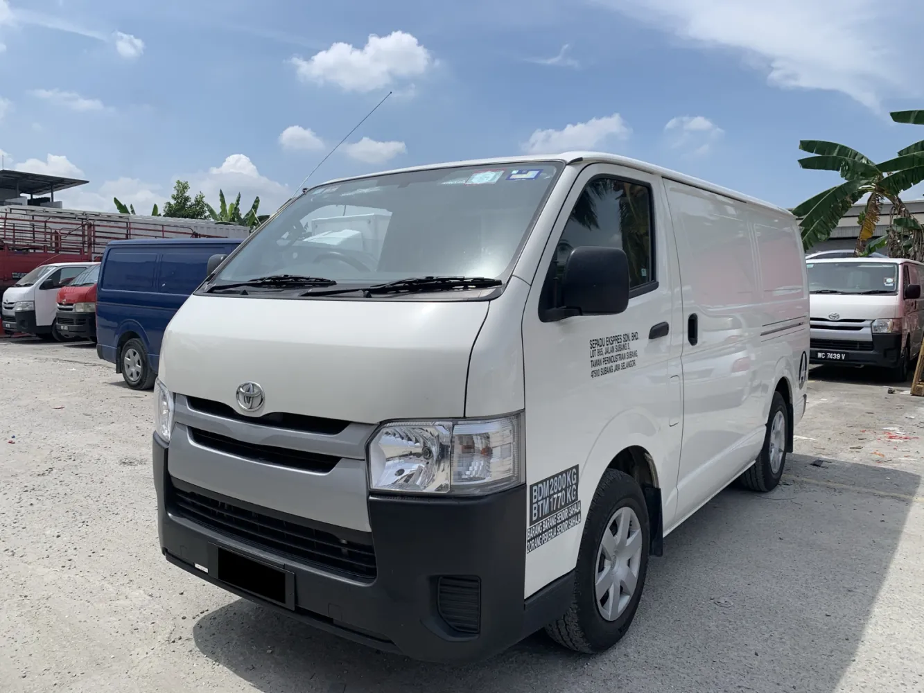 TOYOTA HIACE