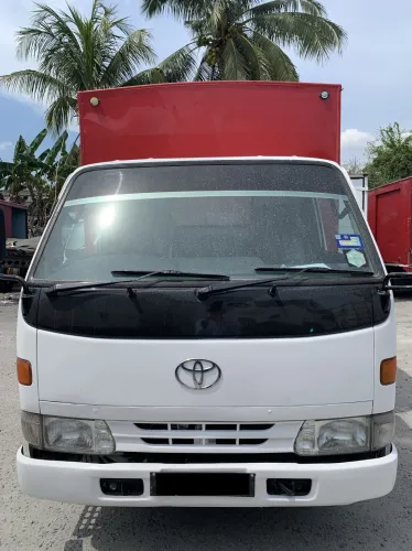 TOYOTA DYNA