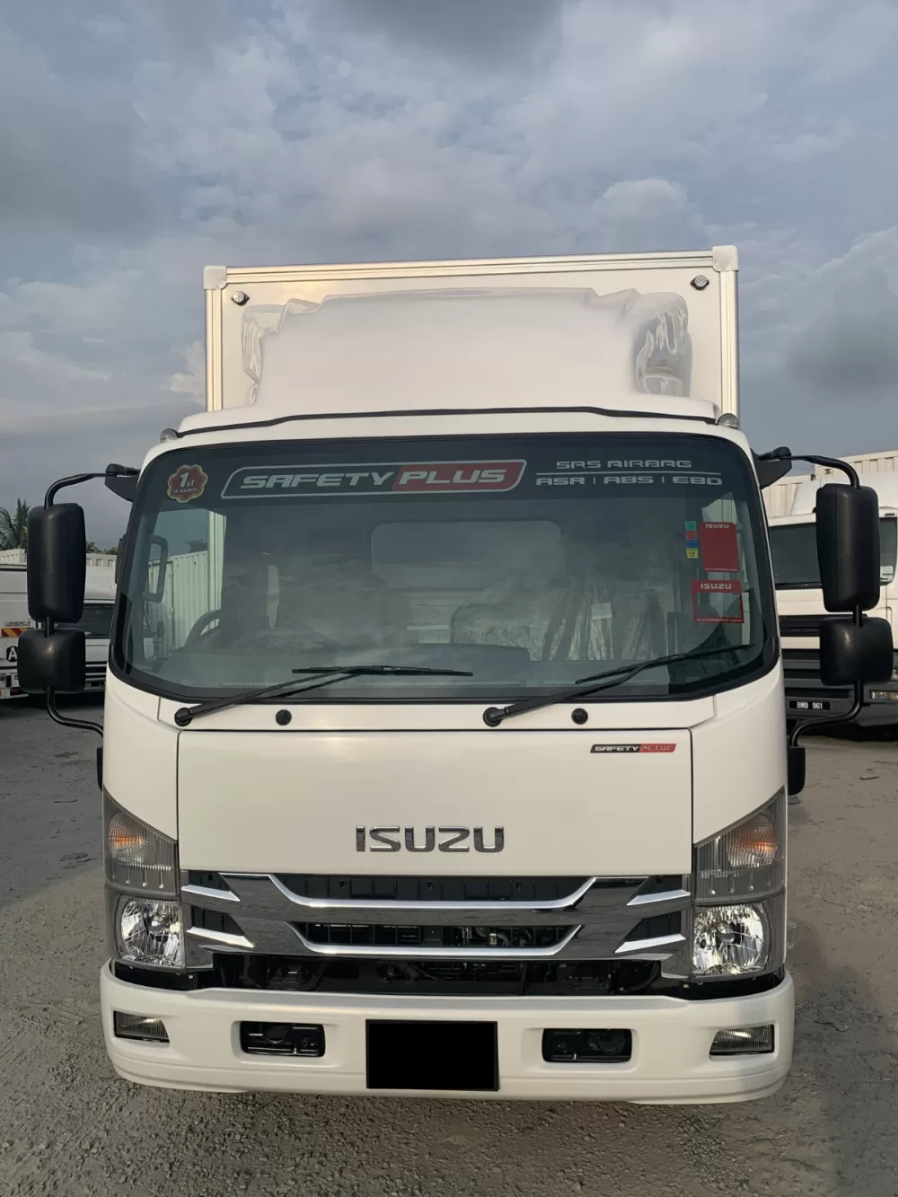 ISUZU NPR66UPH