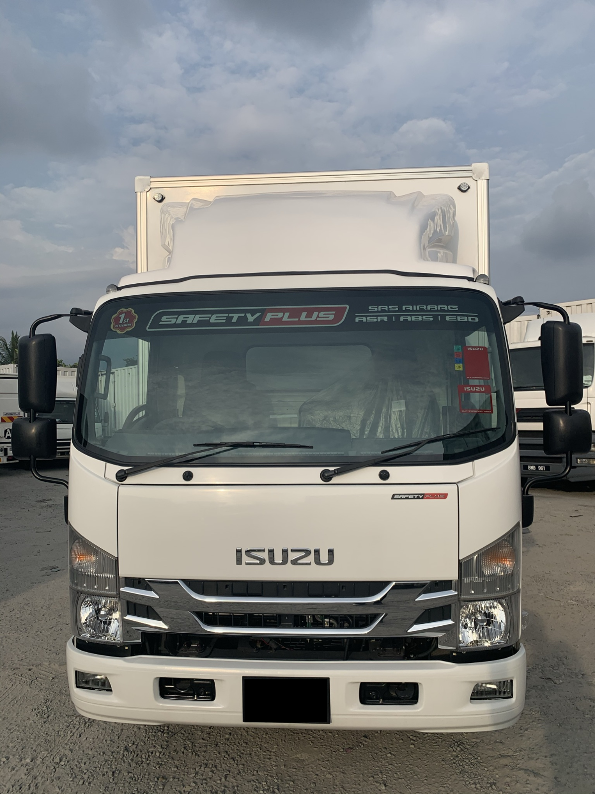 ISUZU NPR81UKH