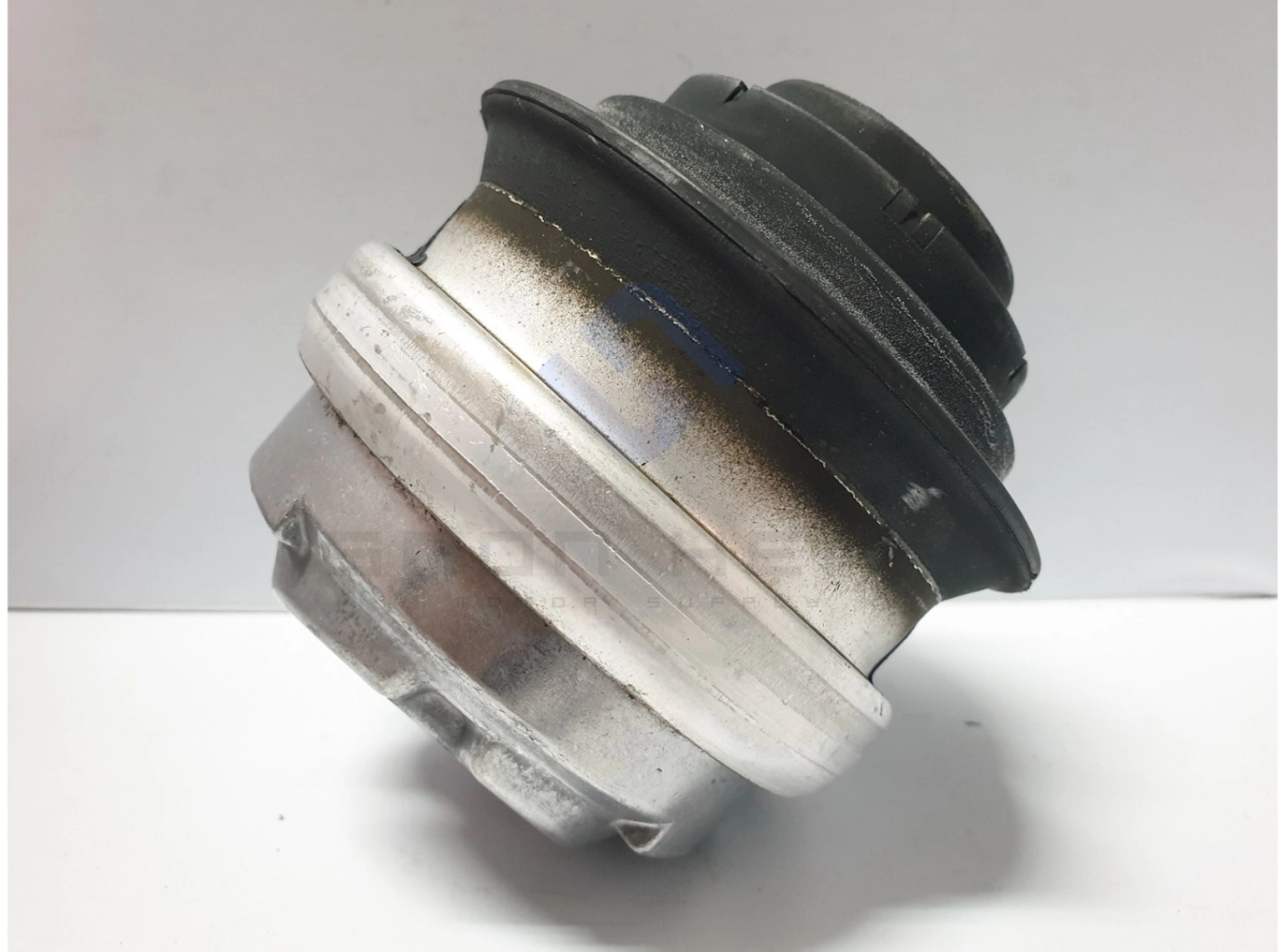 Mercedes-Benz W202, W203, C208, W210 and R170 - Engine Mounting (MEYLE) 