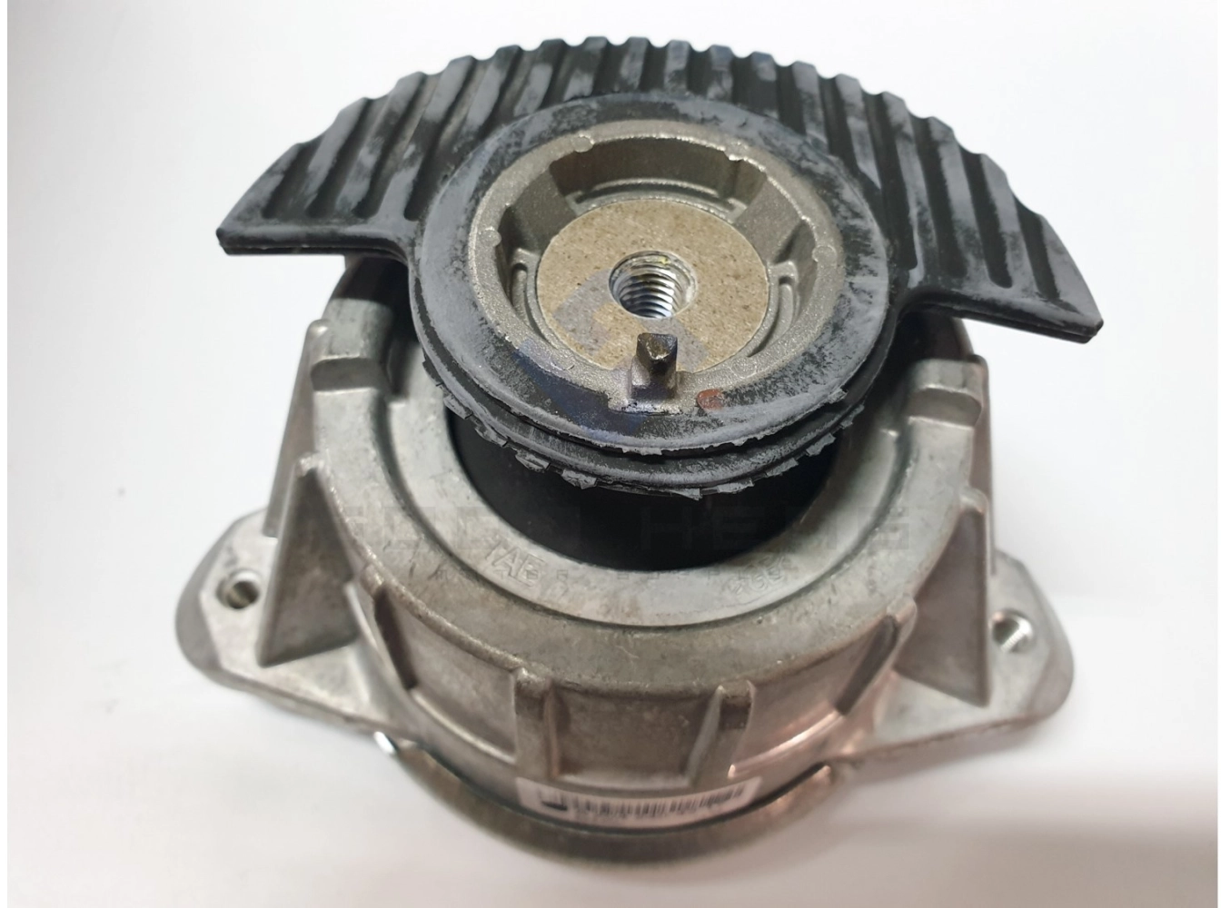 Mercedes-Benz W204, C218, W212 and C207 - Engine Mounting (MEYLE) 