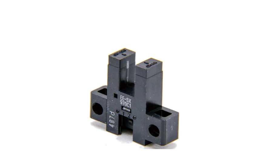 omron ee-sx97  built-in connector enables downsizing and easier connection. protective circuit for s