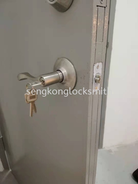 change room door lock Our Door Service Selangor, Malaysia, Kuala Lumpur (KL), Puchong Supplier, Suppliers, Supply, Supplies | Seng Kong Locksmith Enterprise