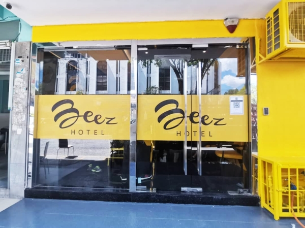 Bee Hotel Indoor Glass Sticker Sticker Seremban, Nilai, Malaysia, Negeri Sembilan Manufacturer, Supplier, Supply, Supplies | A Class Neon Sign Sdn Bhd