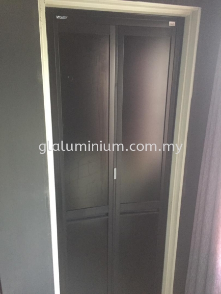 powder coating black + composite panel black  Bi- Fold Door Selangor, Malaysia, Kuala Lumpur (KL), Cheras Supplier, Installation, Supply, Supplies | GL GLASS & ALUMINIUM TRADING
