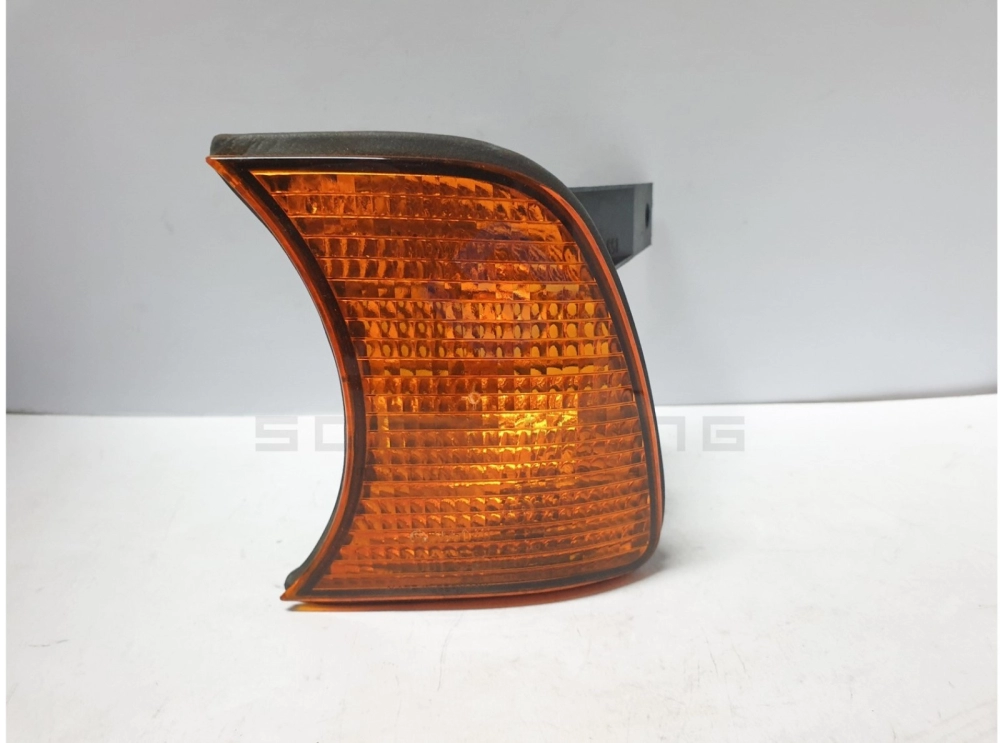 BMW E34 - Front Left Side Turn Signal Lamp ~ Amber (ULO)