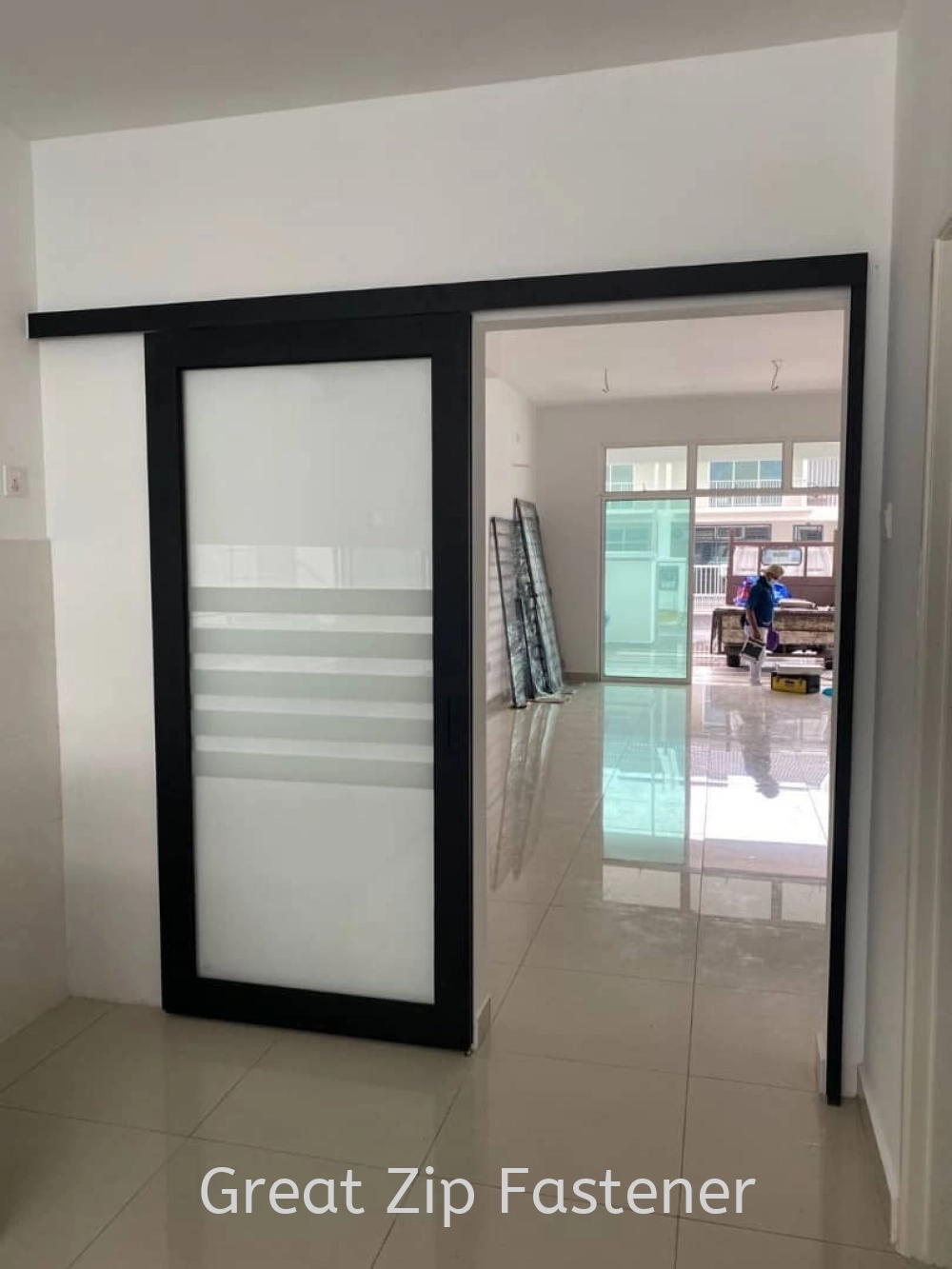 Hanging Sliding Door