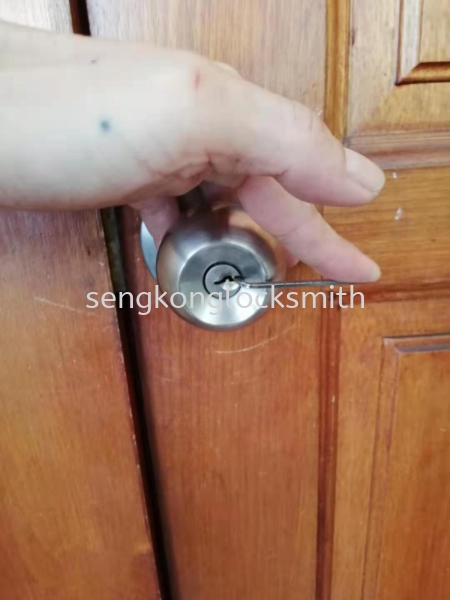 out door unlock service Emergency unlock service Selangor, Malaysia, Kuala Lumpur (KL), Puchong Supplier, Suppliers, Supply, Supplies | Seng Kong Locksmith Enterprise