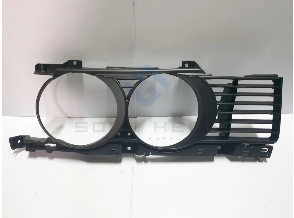 BMW E34 - Front Right Headlamp Grille ~ Narrow Type Kidney (UNICAR)