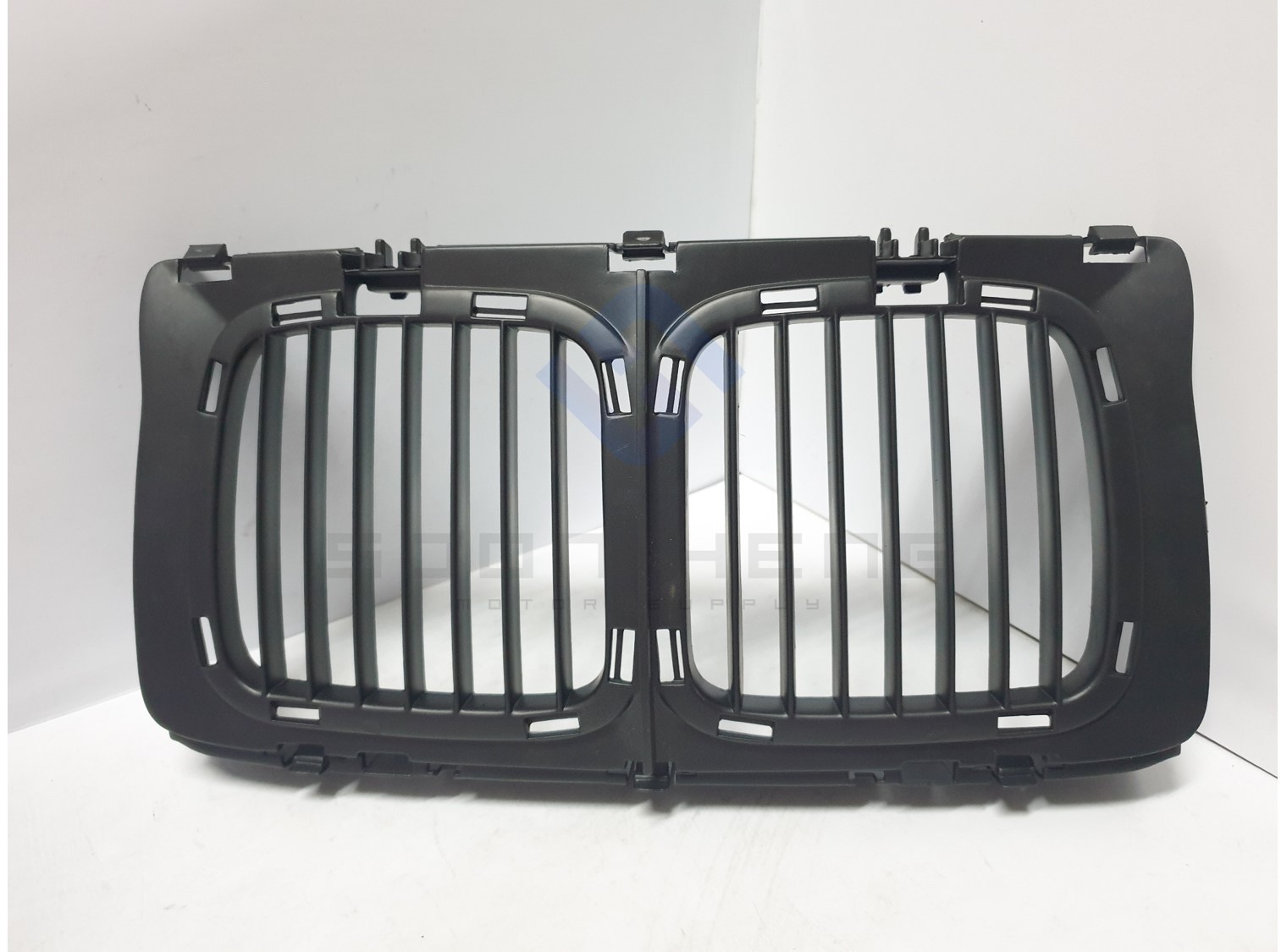 BMW E34 - Center Grille / Narrow Type Kidney (UNICAR)