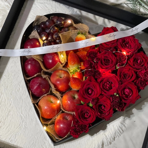 Premium Everlasting Love Box - Red Fruits + Fresh Flowers  (2days pre order)