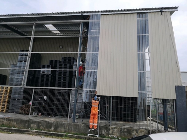 Metal Deck & Transparent sheet Cladding Cladding Metal Roofing Johor Bahru (JB), Desa Jaya Supplier, Suppliers, Supply, Supplies | S&L STEEL & RENOVATION (M) SDN BHD