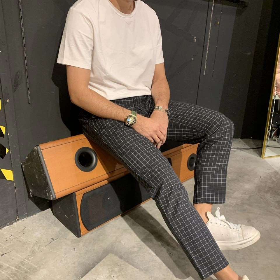 KOREAN 9' ANKLE CUT WITH SIDE TAP TROUSER IN FINE CHECKER