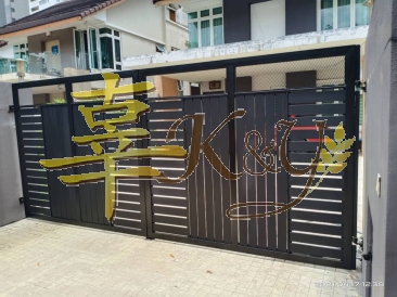 Mild Steel Aluminium/Diamond Net Main Gate (Folding/Swing)