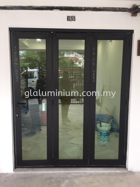 heavy duty folding door ( 3 panels) - powder coating ( black + green glass) @ jalan SG9/2, Taman Sri Gombak, Batu caves Heavy Duty Folding Doors  Selangor, Malaysia, Kuala Lumpur (KL), Cheras Supplier, Installation, Supply, Supplies | GL GLASS & ALUMINIUM TRADING